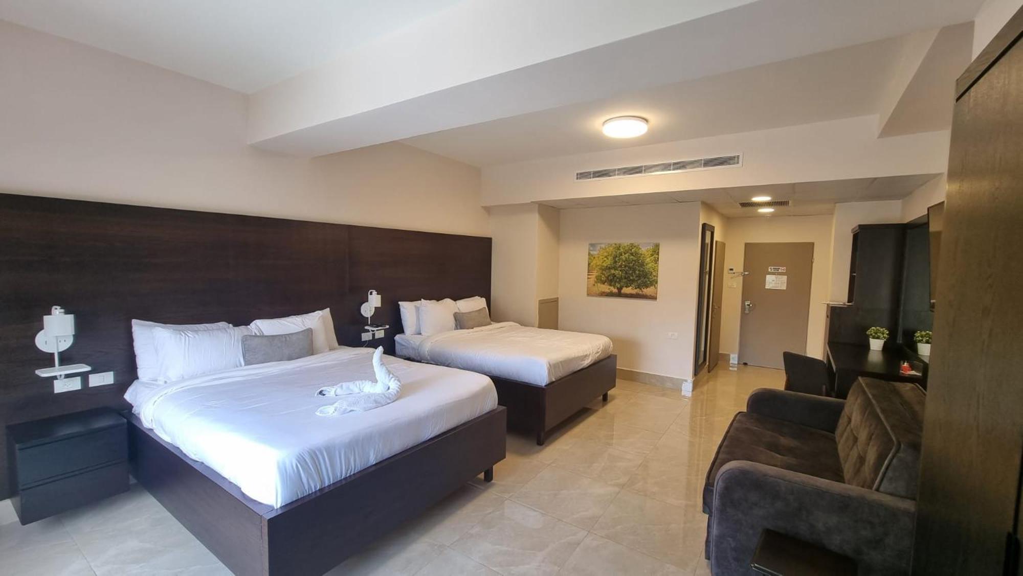 Mizirawi Historic Hotel Ramallah Ngoại thất bức ảnh