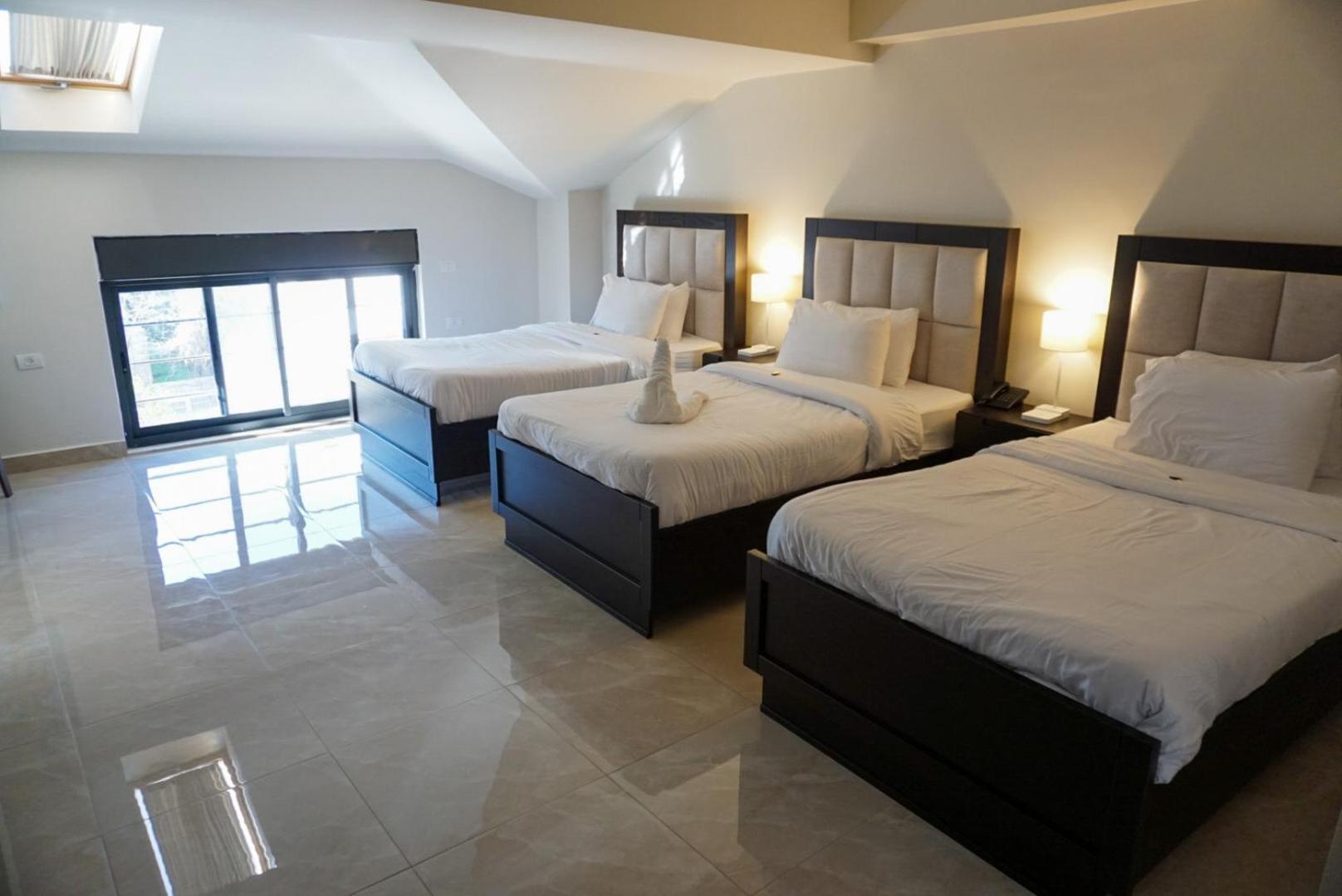 Mizirawi Historic Hotel Ramallah Ngoại thất bức ảnh